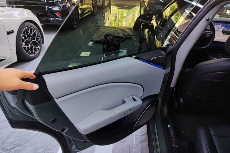 Used Zeekr 007 2025 Long-Range Rear-Wheel-Drive Intelligent Driving Version 100 kWh Interior 8