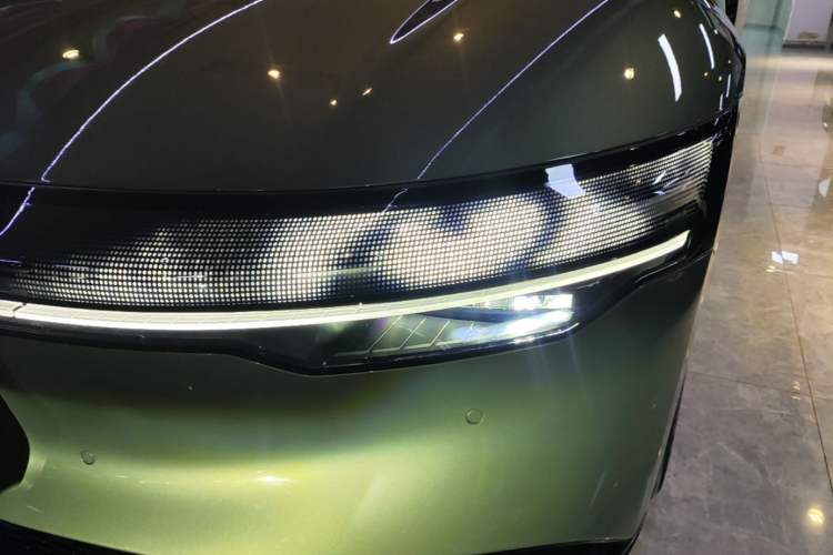 Used Zeekr 007 2025 Long-Range Rear-Wheel-Drive Intelligent Driving Version 100 kWh Left Front Headlight
