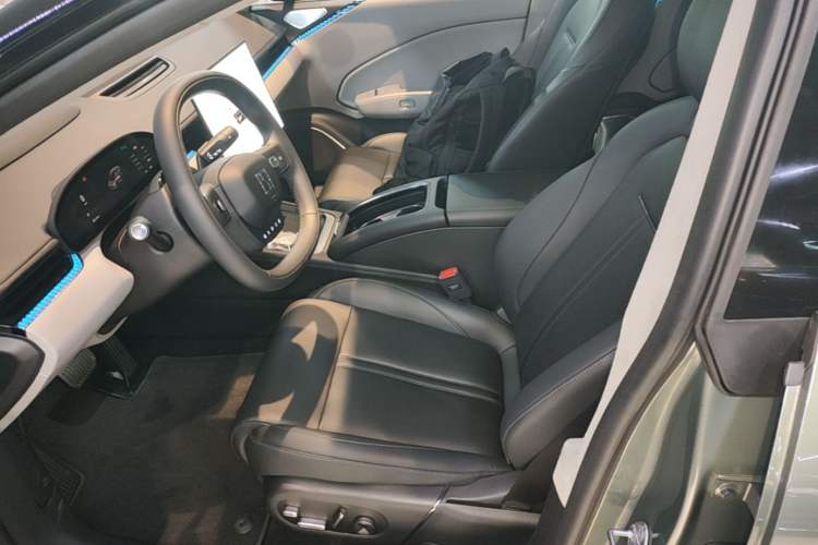 Used Zeekr 007 2025 Long-Range Rear-Wheel-Drive Intelligent Driving Version 100 kWh Left Front Seat