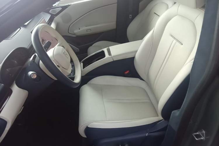 Used Zeekr 007 2025 Long-Range Rear-Wheel-Drive Intelligent Driving Version 100 kWh Left Front Seat