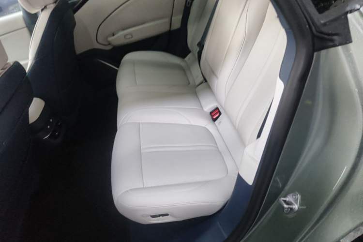 Used Zeekr 007 2025 Long-Range Rear-Wheel-Drive Intelligent Driving Version 100 kWh Left Rear Seat