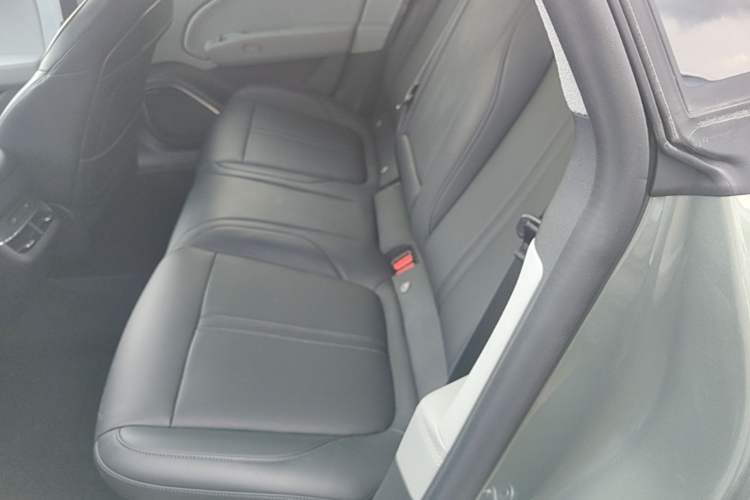 Used Zeekr 007 2025 Long-Range Rear-Wheel-Drive Intelligent Driving Version 100 kWh Left Rear Seat