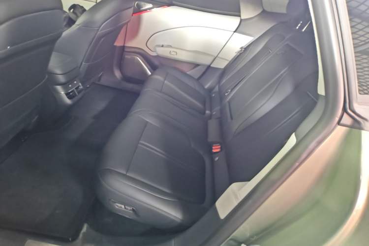 Used Zeekr 007 2025 Rear-Drive Intelligent Driving Version 75 kWh Left Rear Seat