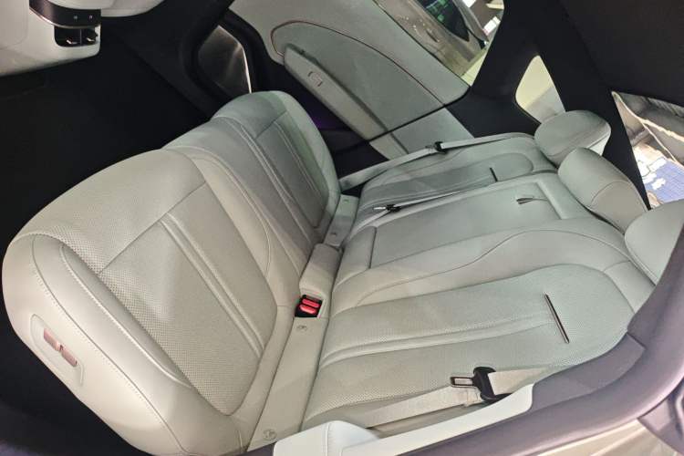 Used Zeekr 007 2025 Long-Range All-Wheel-Drive Intelligent Driving Version 100 kWh Left Rear Seat