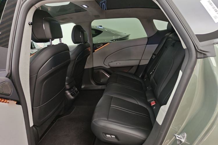 Used Zeekr 007 2025 Long-Range Rear-Wheel-Drive Intelligent Driving Version 100 kWh Left Rear Seat