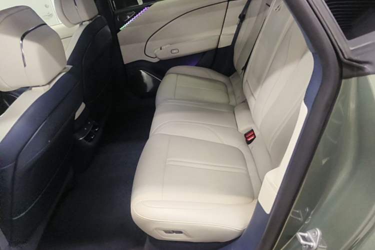 Used Zeekr 007 2025 Long-Range Rear-Wheel-Drive Intelligent Driving Version 100 kWh Left Rear Seat