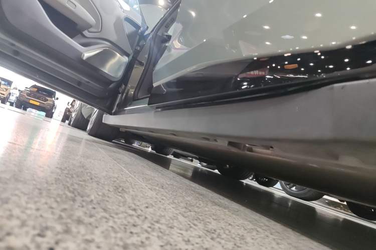 Used Zeekr 007 2025 Long-Range Rear-Wheel-Drive Intelligent Driving Version 100 kWh Left Side Sill