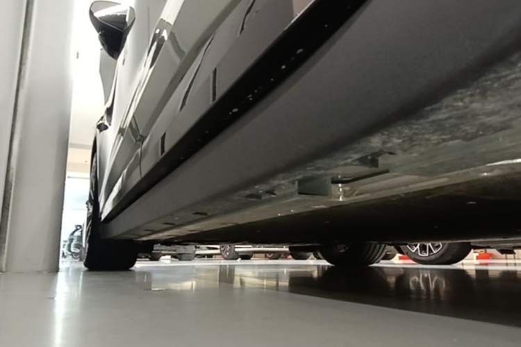 Used Zeekr 007 2025 Long-Range All-Wheel-Drive Intelligent Driving Version 100 kWh Left Side Sill