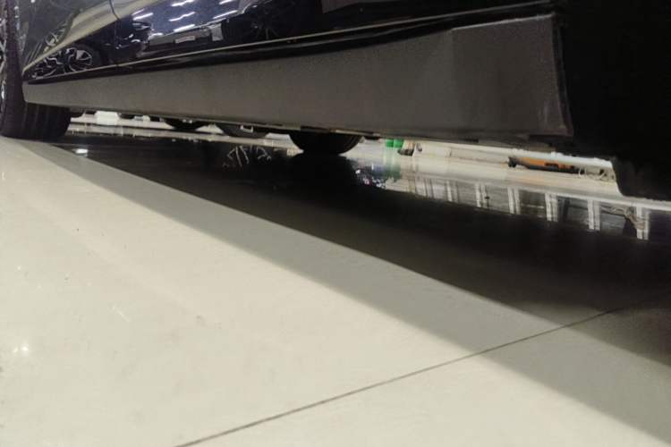 Used Zeekr 007 2025 Long-Range Rear-Wheel-Drive Intelligent Driving Version 100 kWh Left Side Sill