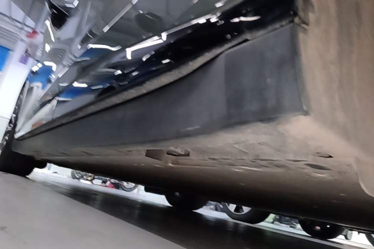 Used Zeekr 007 2025 Long-Range Rear-Wheel-Drive Intelligent Driving Version 100 kWh Left Side Sill