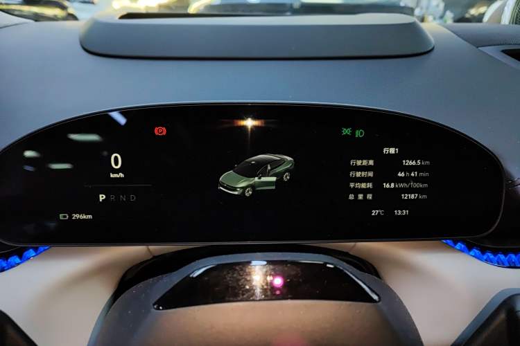 Used Zeekr 007 2025 Long-Range Rear-Wheel-Drive Intelligent Driving Version 100 kWh Odometer Close Up