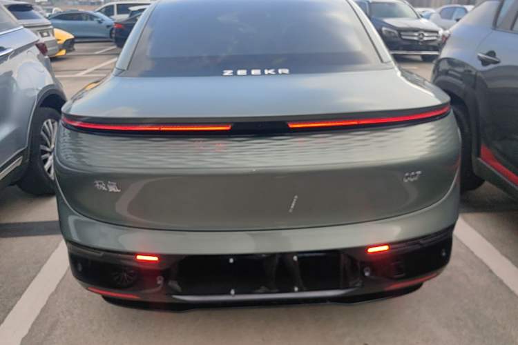 Used Zeekr 007 2025 Long-Range Rear-Wheel-Drive Intelligent Driving Version 100 kWh Rear