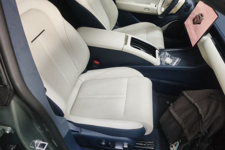 Used Zeekr 007 2025 Long-Range Rear-Wheel-Drive Intelligent Driving Version 100 kWh Right Front Seat