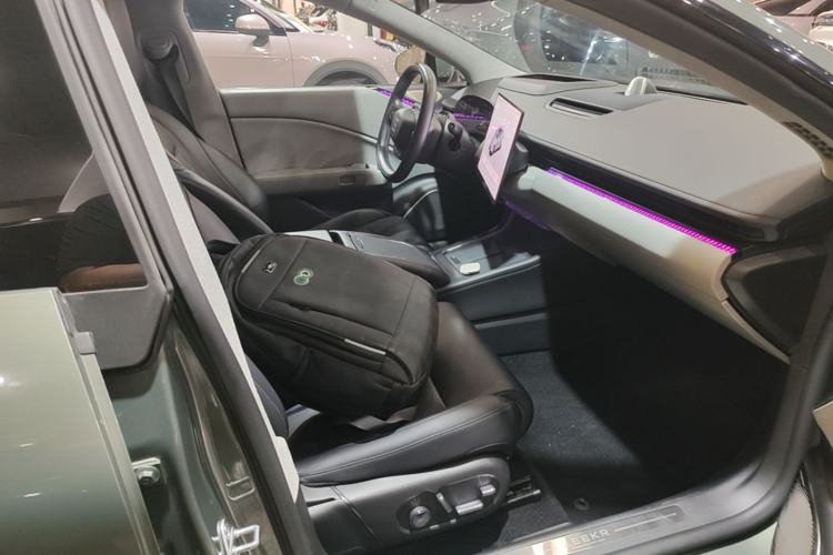 Used Zeekr 007 2025 Long-Range Rear-Wheel-Drive Intelligent Driving Version 100 kWh Right Front Seat