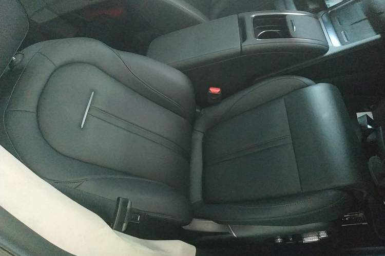 Used Zeekr 007 2025 Rear-Drive Intelligent Driving Version 75 kWh Right Front Seat