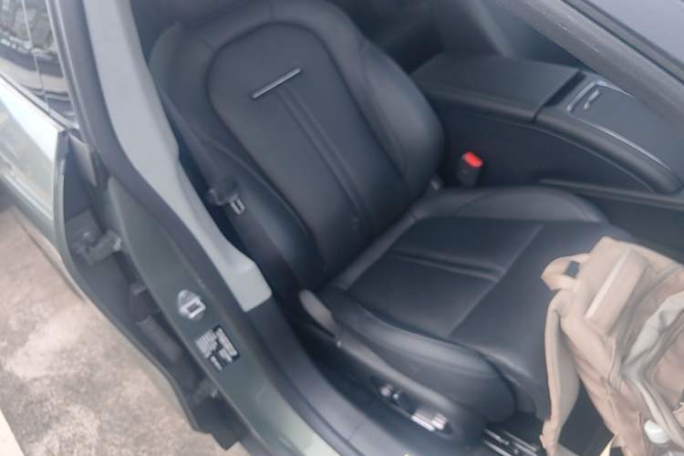 Used Zeekr 007 2025 Long-Range Rear-Wheel-Drive Intelligent Driving Version 100 kWh Right Front Seat