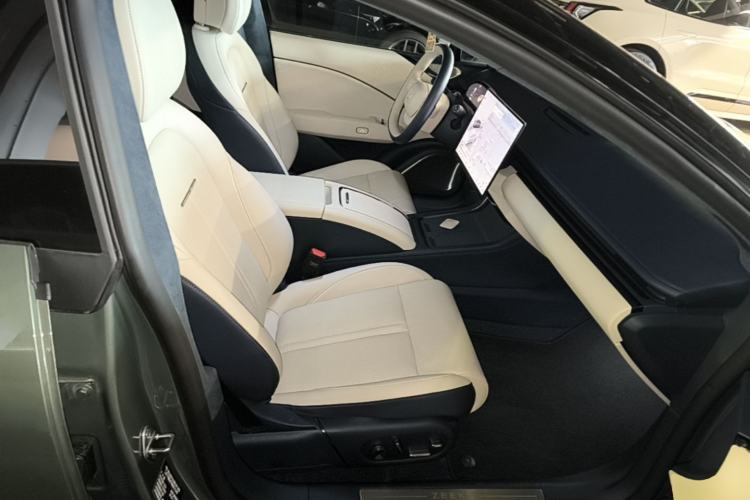Used Zeekr 007 2025 Long-Range Rear-Wheel-Drive Intelligent Driving Version 100 kWh Right Front Seat