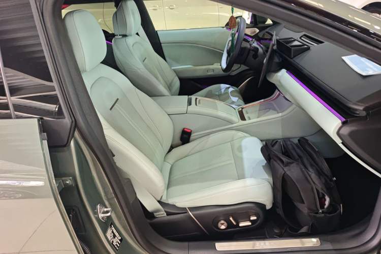 Used Zeekr 007 2025 Long-Range All-Wheel-Drive Intelligent Driving Version 100 kWh Right Front Seat