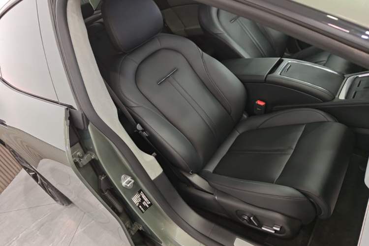 Used Zeekr 007 2025 Long-Range Rear-Wheel-Drive Intelligent Driving Version 100 kWh Right Front Seat