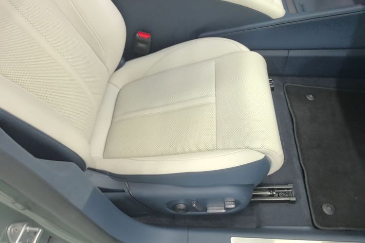 Used Zeekr 007 2025 Long-Range Rear-Wheel-Drive Intelligent Driving Version 100 kWh Right Front Seat