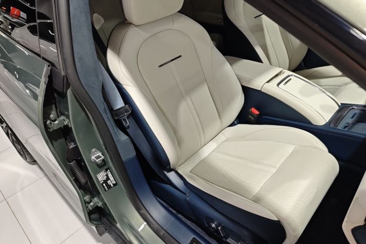Used Zeekr 007 2025 Long-Range Rear-Wheel-Drive Intelligent Driving Version 100 kWh Right Front Seat