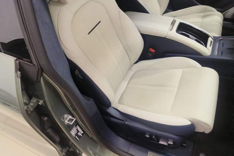 Used Zeekr 007 2025 Long-Range Rear-Wheel-Drive Intelligent Driving Version 100 kWh Right Front Seat