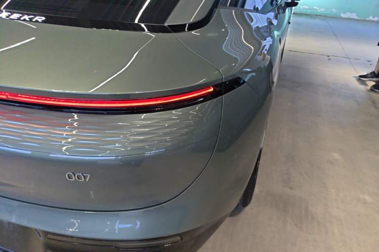 Used Zeekr 007 2025 Long-Range All-Wheel-Drive Intelligent Driving Version 100 kWh Right Rear Taillight