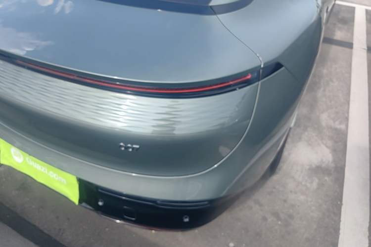 Used Zeekr 007 2025 Long-Range Rear-Wheel-Drive Intelligent Driving Version 100 kWh Right Rear Taillight