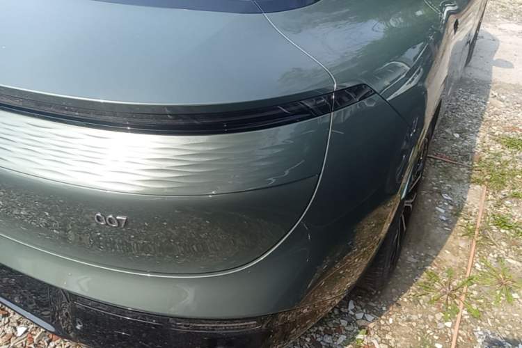 Used Zeekr 007 2025 Long-Range Rear-Wheel-Drive Intelligent Driving Version 100 kWh Right Rear Taillight
