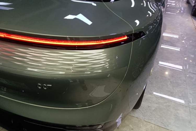 Used Zeekr 007 2025 Long-Range Rear-Wheel-Drive Intelligent Driving Version 100 kWh Right Rear Taillight