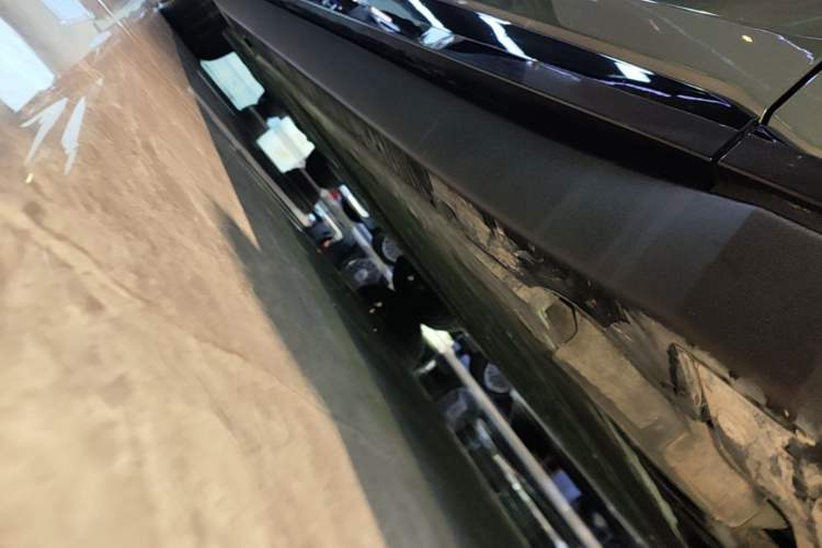 Used Zeekr 007 2025 Long-Range Rear-Wheel-Drive Intelligent Driving Version 100 kWh Right Side Sill