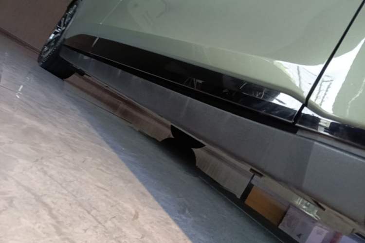 Used Zeekr 007 2025 Long-Range Rear-Wheel-Drive Intelligent Driving Version 100 kWh Right Side Sill