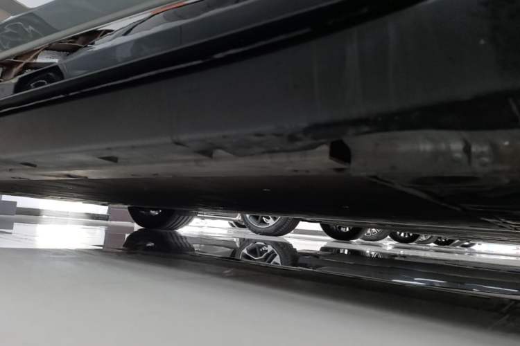 Used Zeekr 007 2025 Long-Range Rear-Wheel-Drive Intelligent Driving Version 100 kWh Right Side Sill