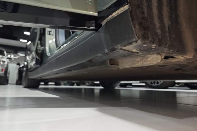 Used Zeekr 007 2025 Long-Range Rear-Wheel-Drive Intelligent Driving Version 100 kWh Right Side Sill