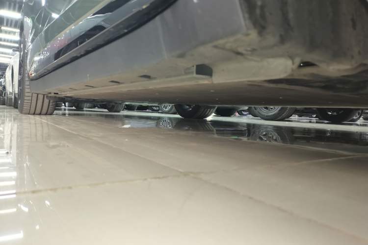 Used Zeekr 007 2025 Long-Range All-Wheel-Drive Intelligent Driving Version 100 kWh Right Side Sill