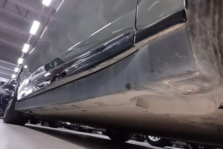 Used Zeekr 007 2025 Long-Range Rear-Wheel-Drive Intelligent Driving Version 100 kWh Right Side Sill