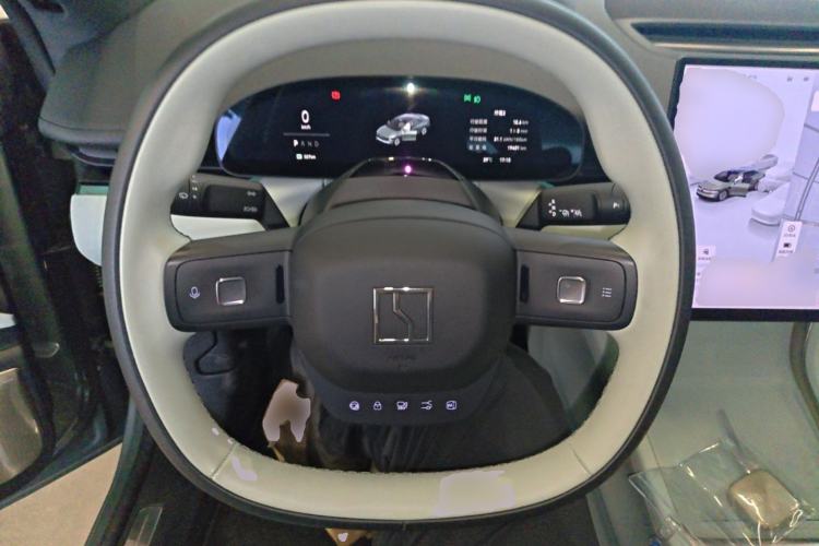 Used Zeekr 007 2025 Long-Range All-Wheel-Drive Intelligent Driving Version 100 kWh Steering Wheel