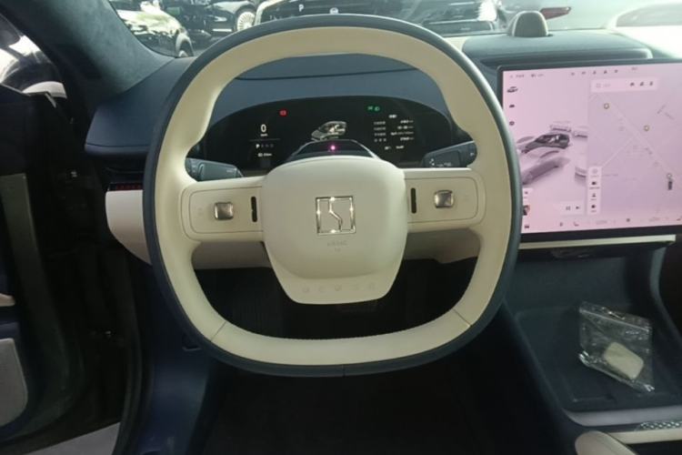 Used Zeekr 007 2025 Long-Range Rear-Wheel-Drive Intelligent Driving Version 100 kWh Steering Wheel