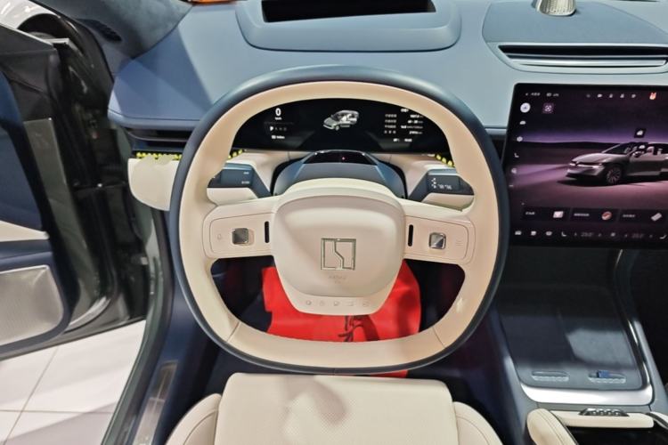 Used Zeekr 007 2025 Long-Range Rear-Wheel-Drive Intelligent Driving Version 100 kWh Steering Wheel