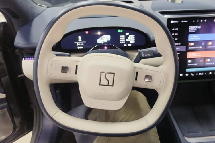 Used Zeekr 007 2025 Long-Range Rear-Wheel-Drive Intelligent Driving Version 100 kWh Steering Wheel
