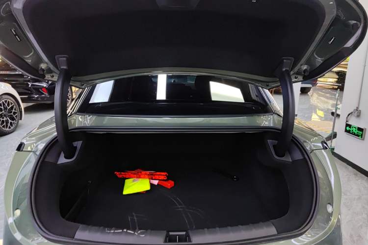 Used Zeekr 007 2025 Long-Range Rear-Wheel-Drive Intelligent Driving Version 100 kWh Trunk