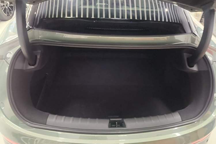 Used Zeekr 007 2025 Long-Range Rear-Wheel-Drive Intelligent Driving Version 100 kWh Trunk