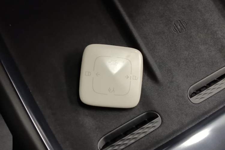 Used Zeekr 007 2025 Long-Range All-Wheel-Drive Intelligent Driving Version 100 kWh Vehicle Key