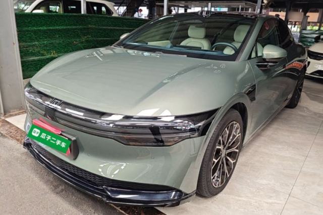 Ojetý Zeekr 007 2025 Long-Range Rear-Wheel-Drive Intelligent Driving Version 100 kWh