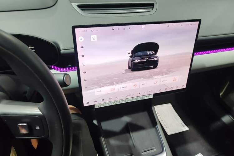 Used Zeekr 007 2025 Long-Range Rear-Wheel-Drive Intelligent Driving Version 100 kWh Audio And AC Panel