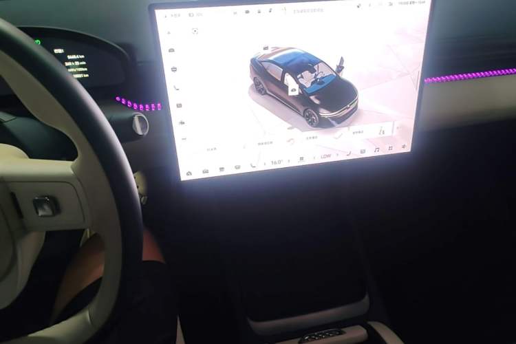 Used Zeekr 007 2025 Long-Range Rear-Wheel-Drive Intelligent Driving Version 100 kWh Audio And AC Panel