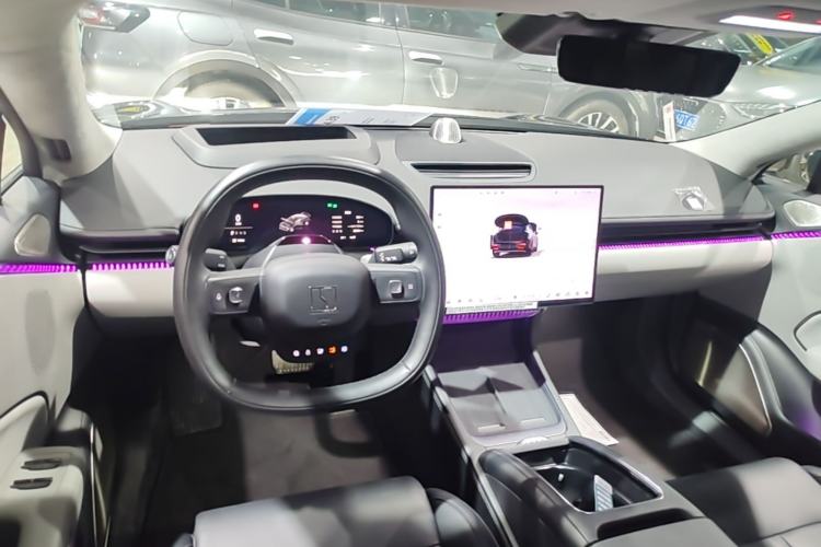 Used Zeekr 007 2025 Long-Range Rear-Wheel-Drive Intelligent Driving Version 100 kWh Center Console