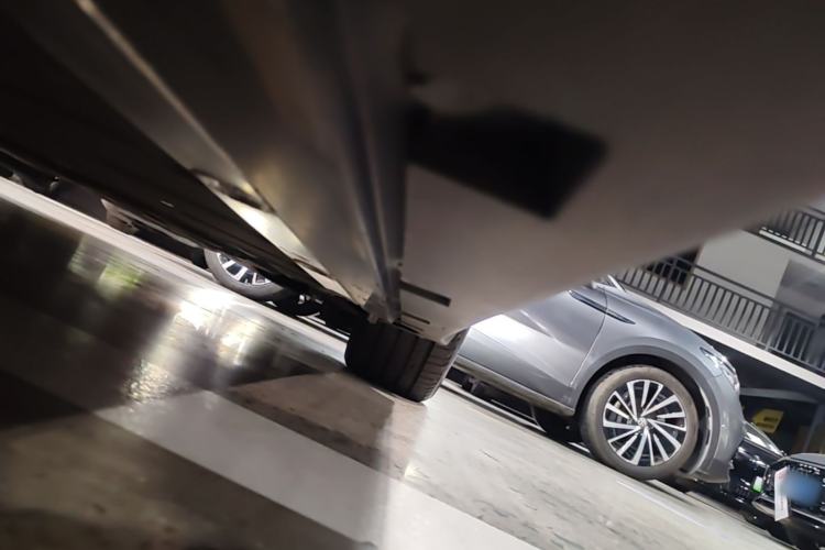 Used Zeekr 007 2025 Long-Range Rear-Wheel-Drive Intelligent Driving Version 100 kWh Chassis Front Right