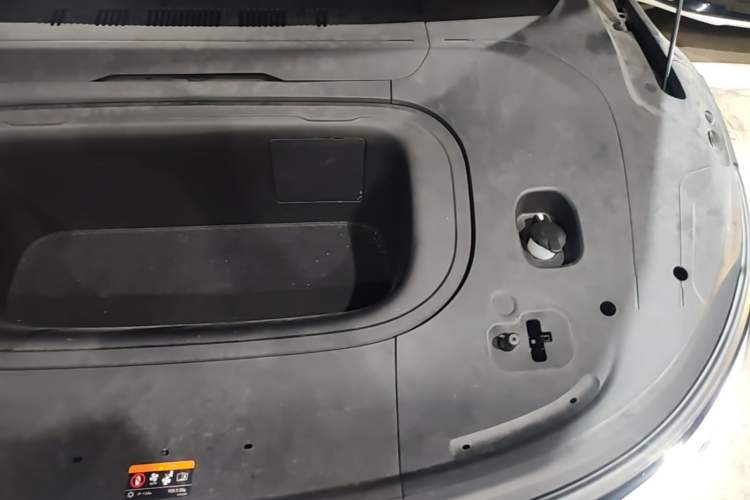 Used Zeekr 007 2025 Long-Range Rear-Wheel-Drive Intelligent Driving Version 100 kWh Engine Bay Left
