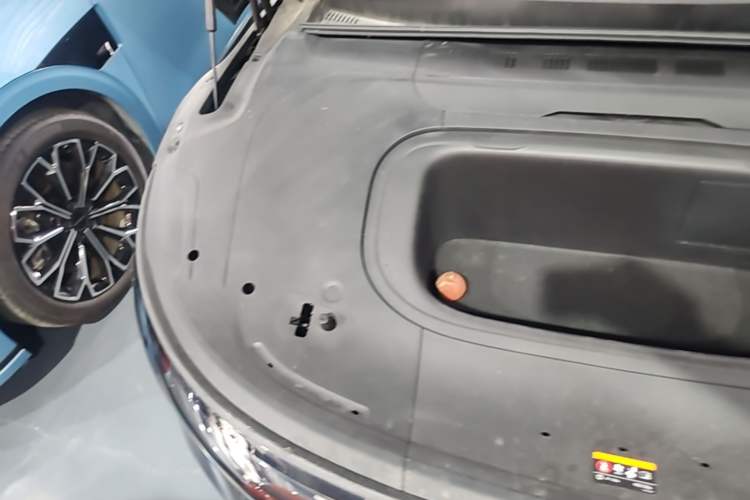 Used Zeekr 007 2025 Long-Range Rear-Wheel-Drive Intelligent Driving Version 100 kWh Engine Bay Right